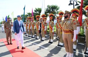 CM receives warm reception, accorded Guard of Honour-4