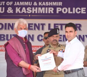 Lieutenant Governor hands over Appointment Letters to Newly Recruited Constables of Jammu Kashmir Police (1)