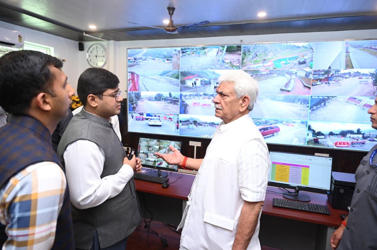 HLG Inaugurates Emergency Operations Centre and Shri Amarnathji Control Room Ganderbal (4)