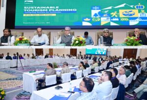CM Omar Abdullah calls for shift from volume-driven to value-based tourism-9-1