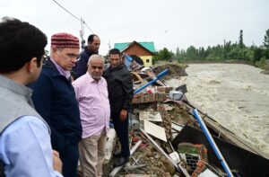 CM Omar Abdullah visits Beerwah to assess flood damages, assures relief to affected shopkeepers-22